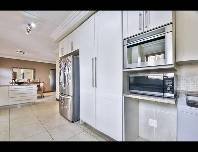 4 BEDROOM HOUSE FOR SALE IN GLEN MARAIS